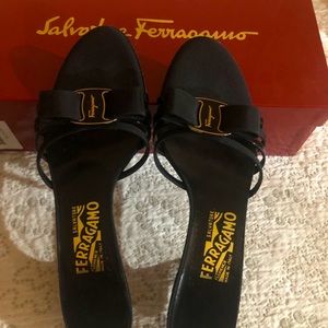 New Salvatore Ferragamo sandals in black 8B